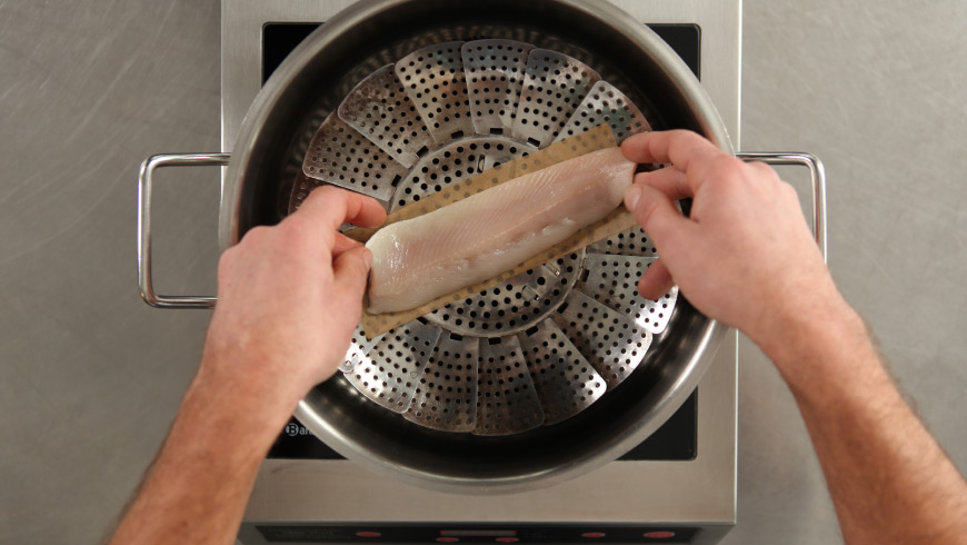 Wie räuchere ich Fisch im Kochtopf? 