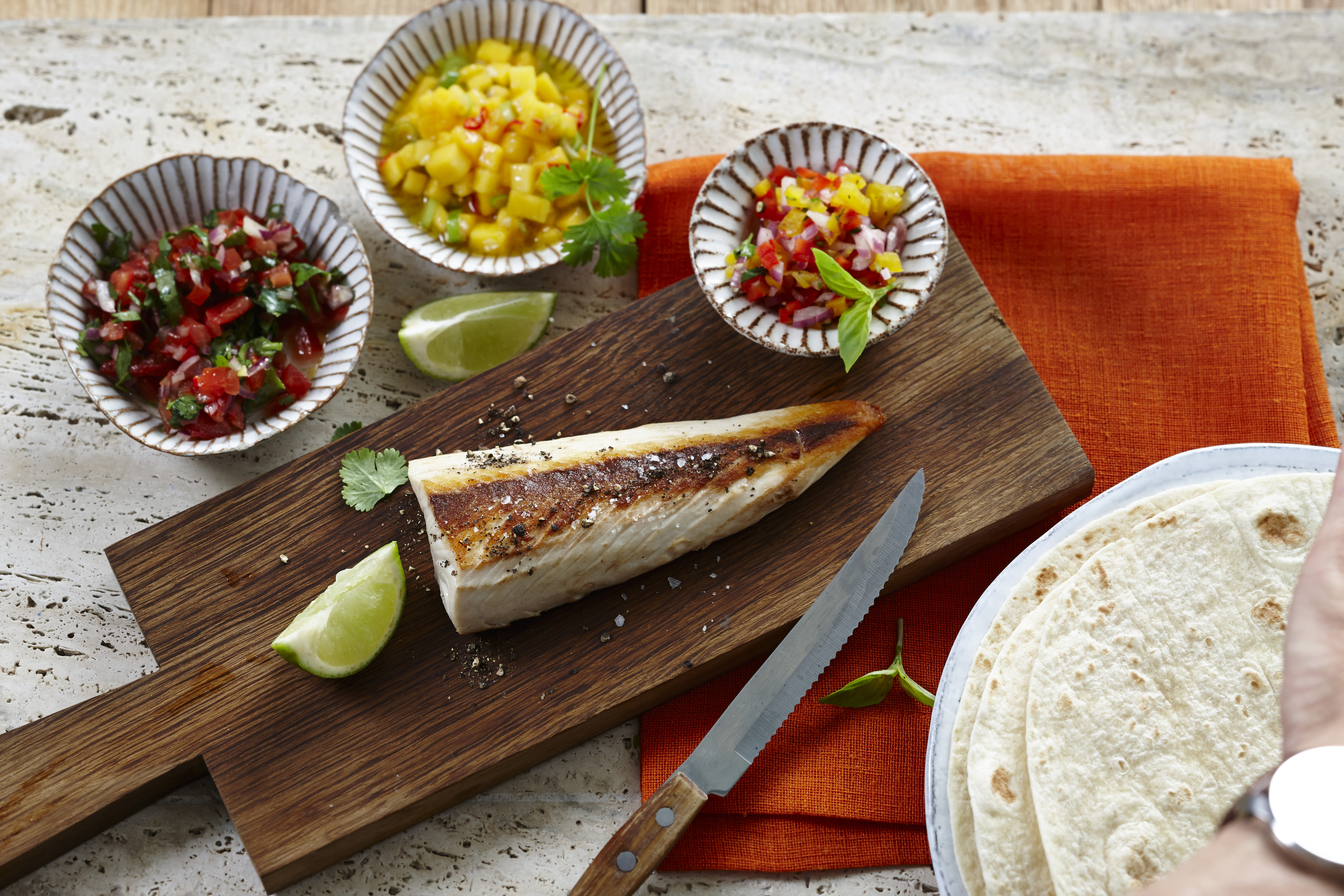 Gelbschwanzmakrele mit Tortillas & Salsa