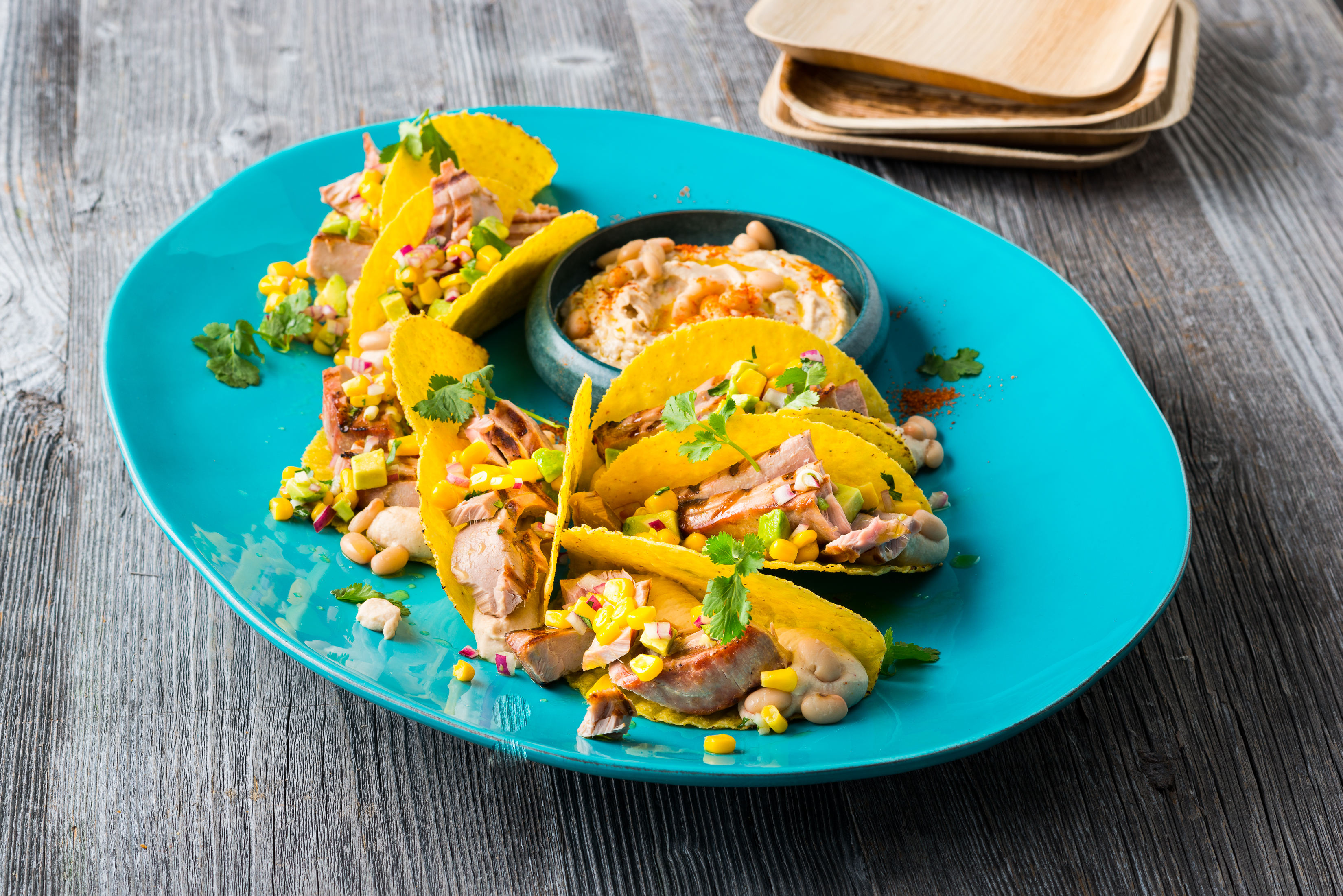 Thunfisch-Tacos mit Bohnen-Hummus