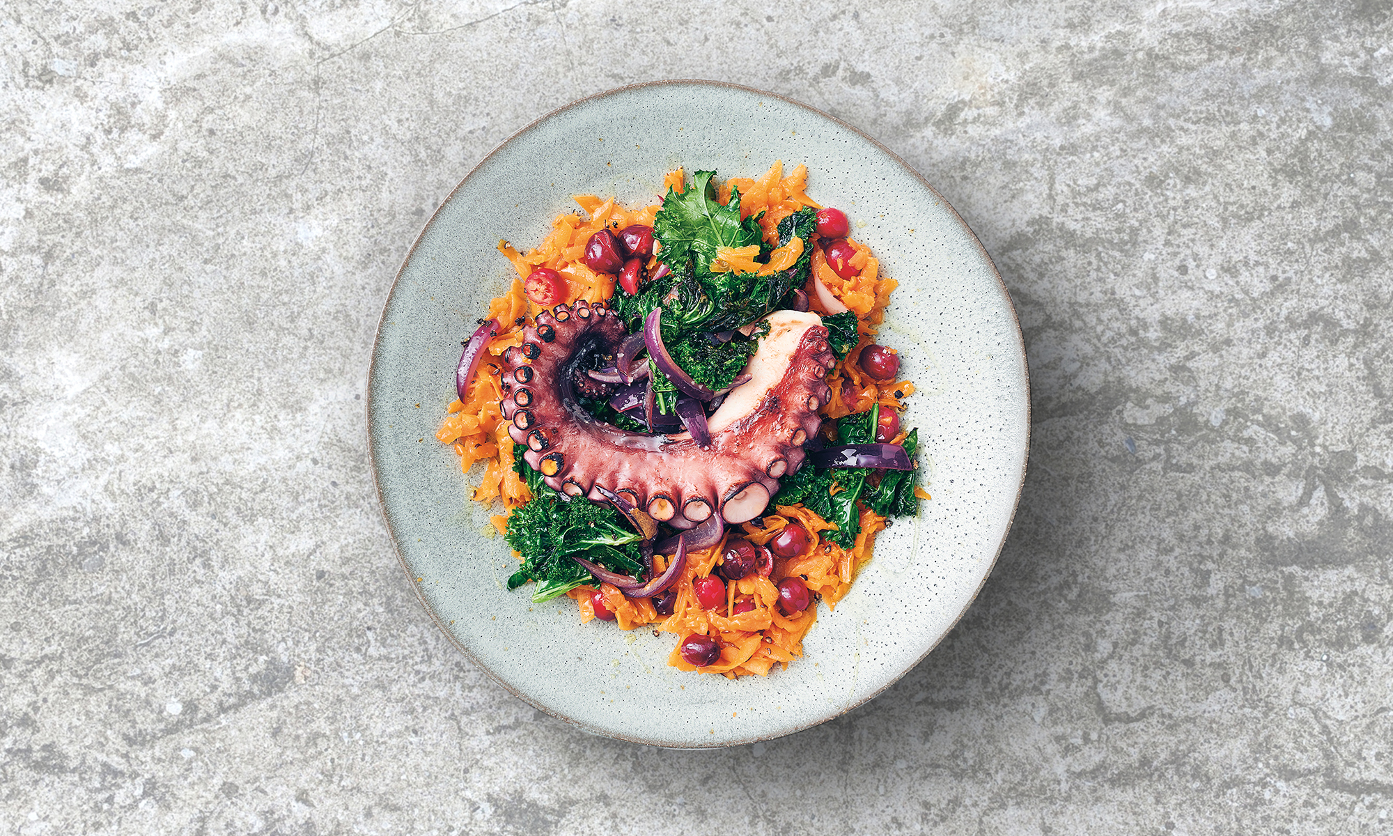 Pulpo auf Kürbiskraut & Grünkohl