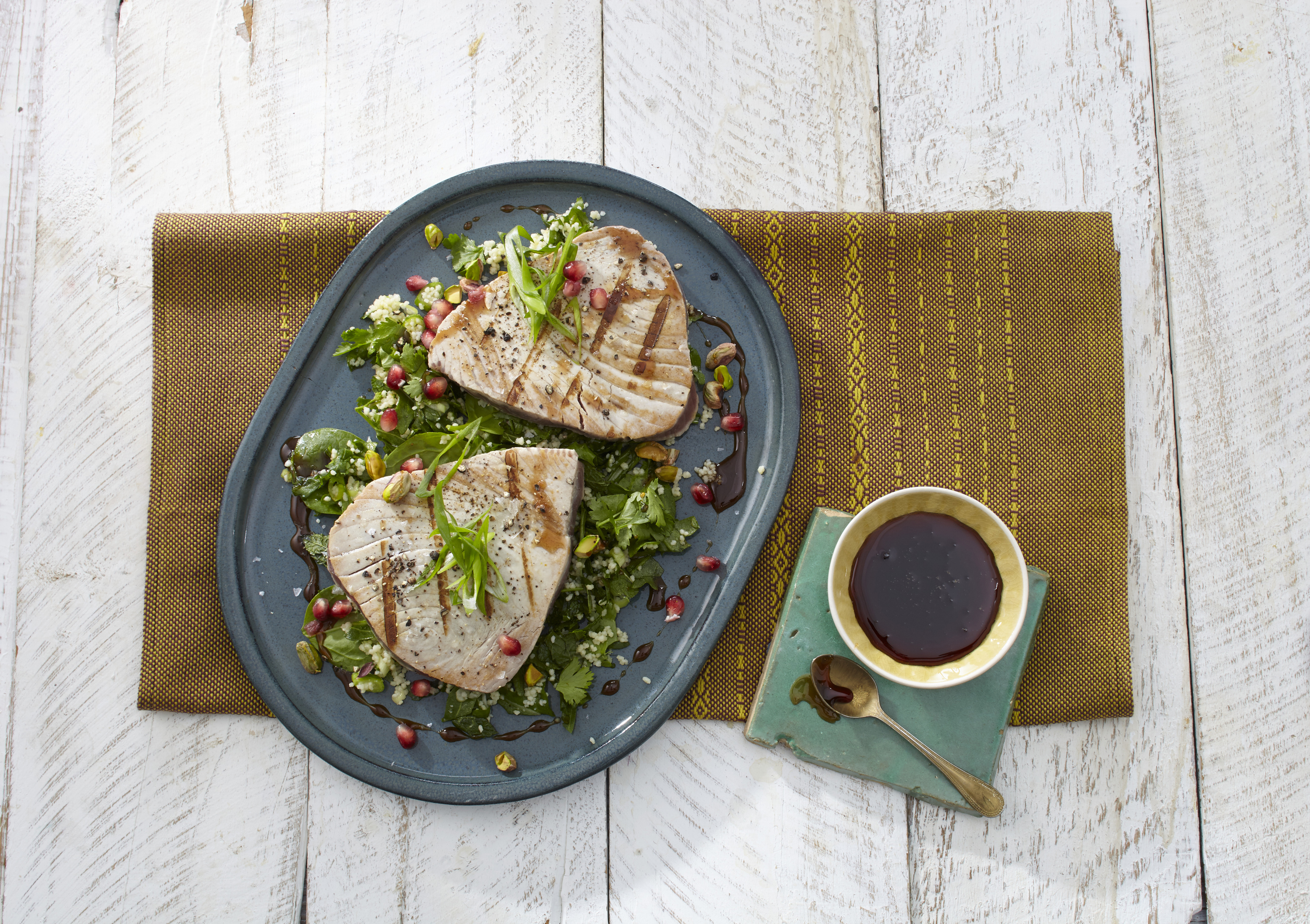 Rezept: Thunfischsteak auf Couscous-Salat