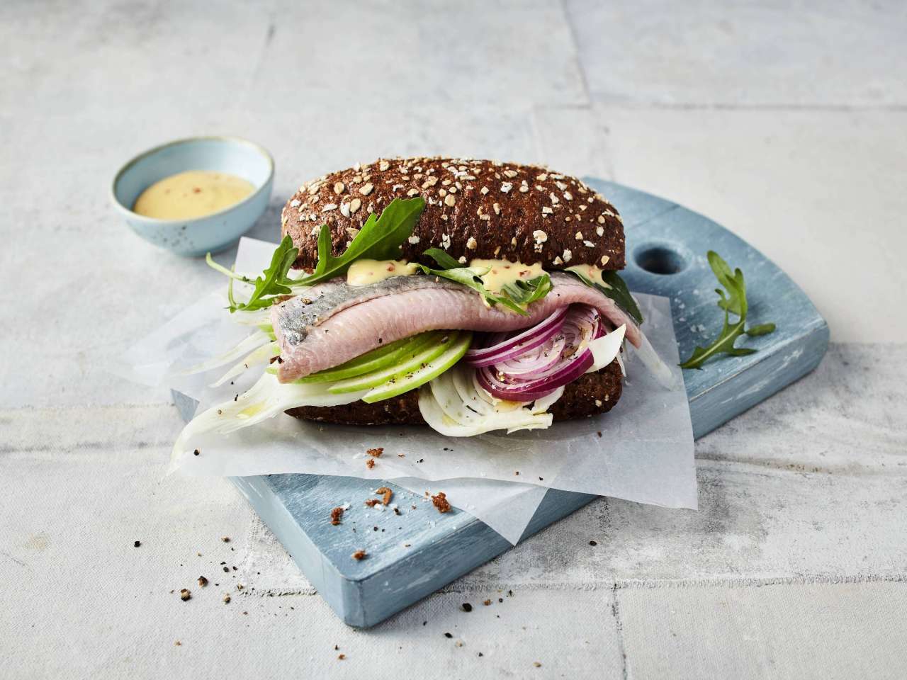 Rezept: Matjestatar auf Rote-Bete-Carpaccio