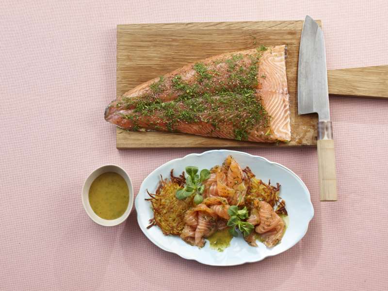 Rezept: Graved Lachs mit Honig-Senf-Sauce