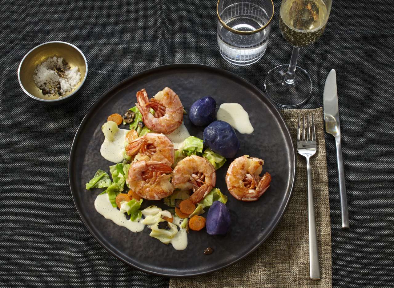 Garnelen mit getrüffeltem Spitzkohl &amp; Champagnersauce